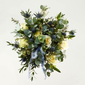 Brudebuket i vinterlook - Send blomster med Bloomit