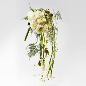 Brudebuket med hvide og grønne detaljer - Send blomster med Bloomit