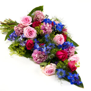 Farverig bårebuket, fyldig - Blomster til begravelse