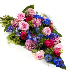 Farverig bårebuket, fyldig - Blomster til begravelse