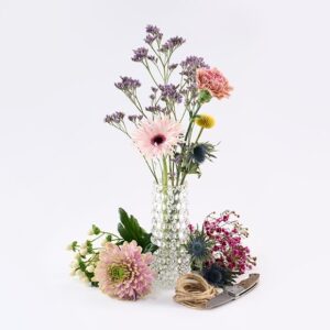 Floristens trylleri i sarte farver - Send blomster med Bloomit