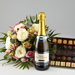 Lys rosenbuket, mousserende vin og chokolade - Send blomster med Bloomit