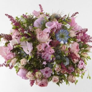 Lyserød rund brudebuket - Send blomster med Bloomit
