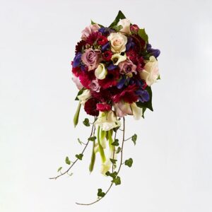 Varm brudebuket i dråbeform - Send blomster med Bloomit